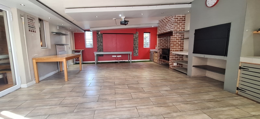 5 Bedroom Property for Sale in Elfindale Western Cape